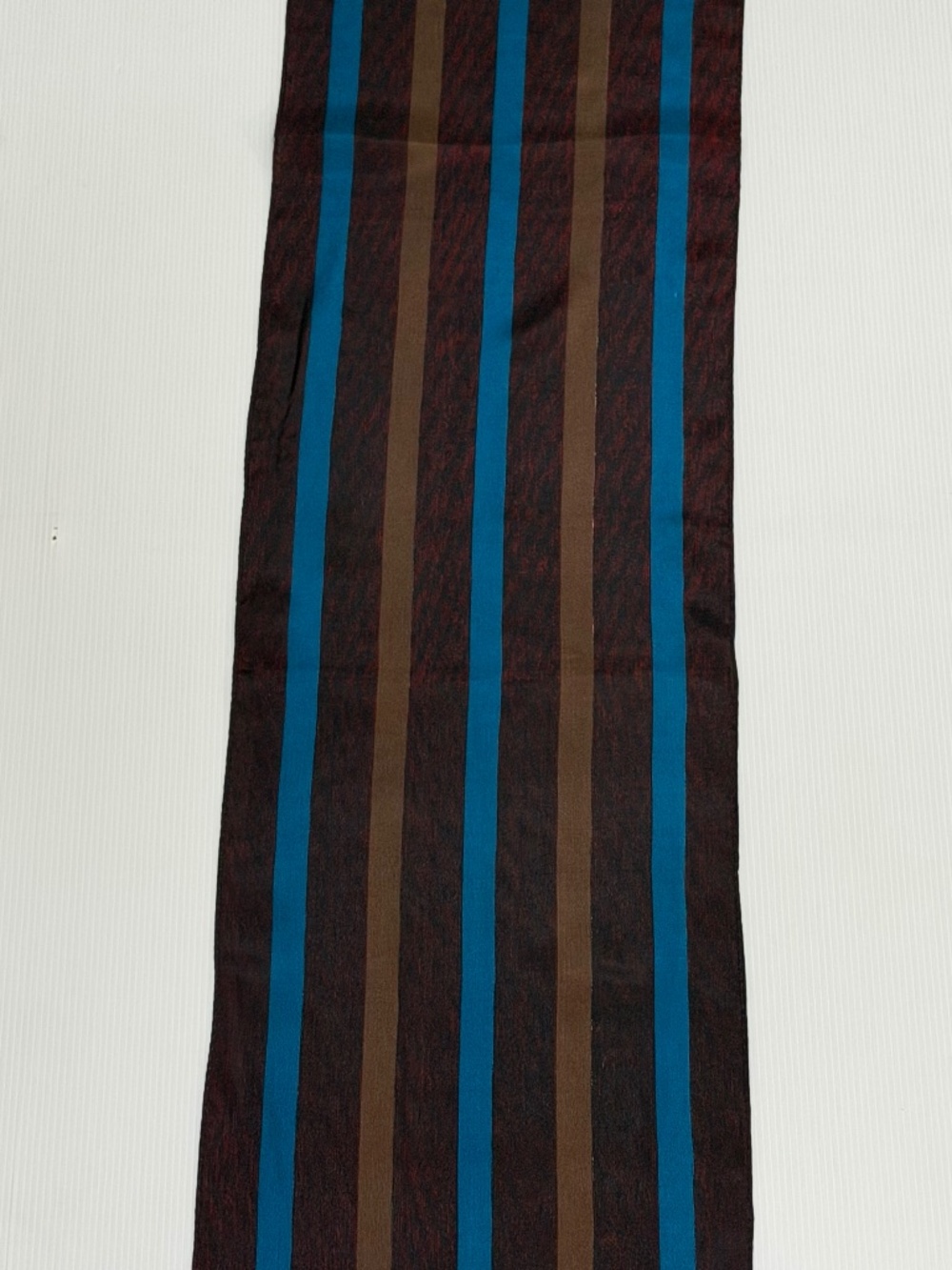 Albert Nipon Vintage Scarf  100% Silk. Made in Japan